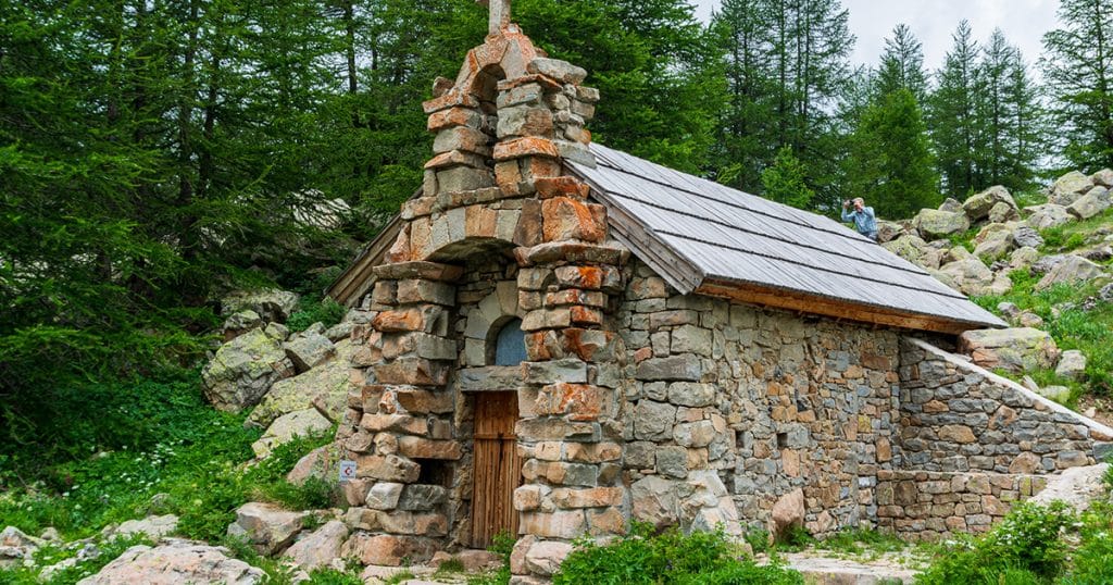 La chapelle du lac d'allos Chapelle Notre Dame des Monts